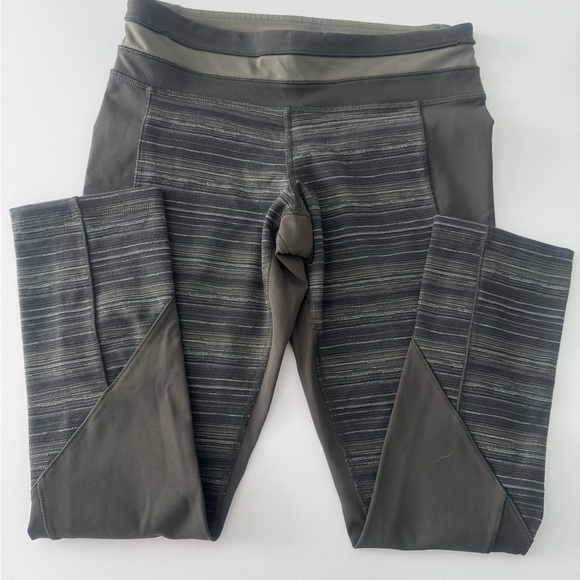 Lululemon Womens Green Gator Give Me Qi Cyber Stripe Fatigue Crop Legging Size 4 - Picture 4 of 9